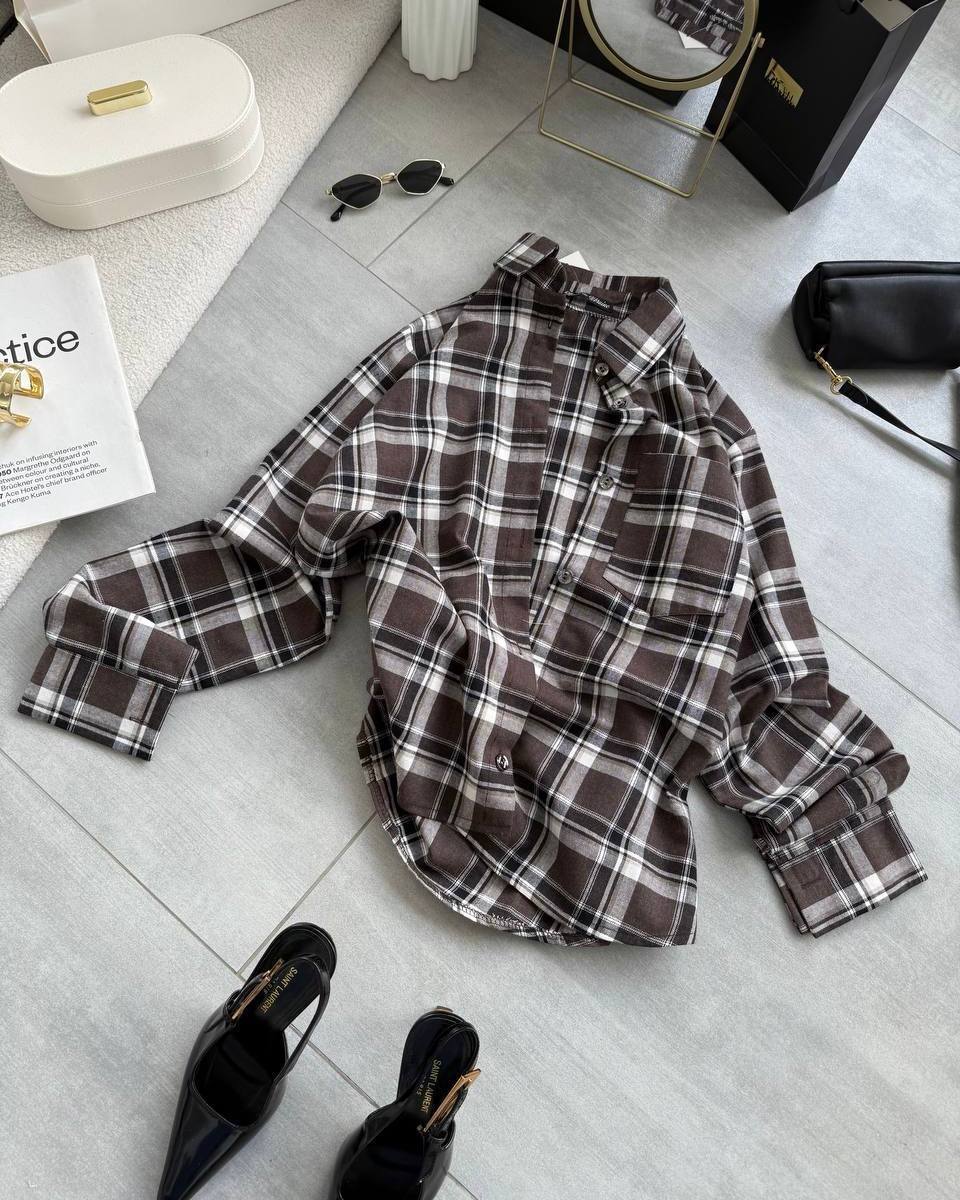 Camisa xadrez em tons de chocolate e rosa