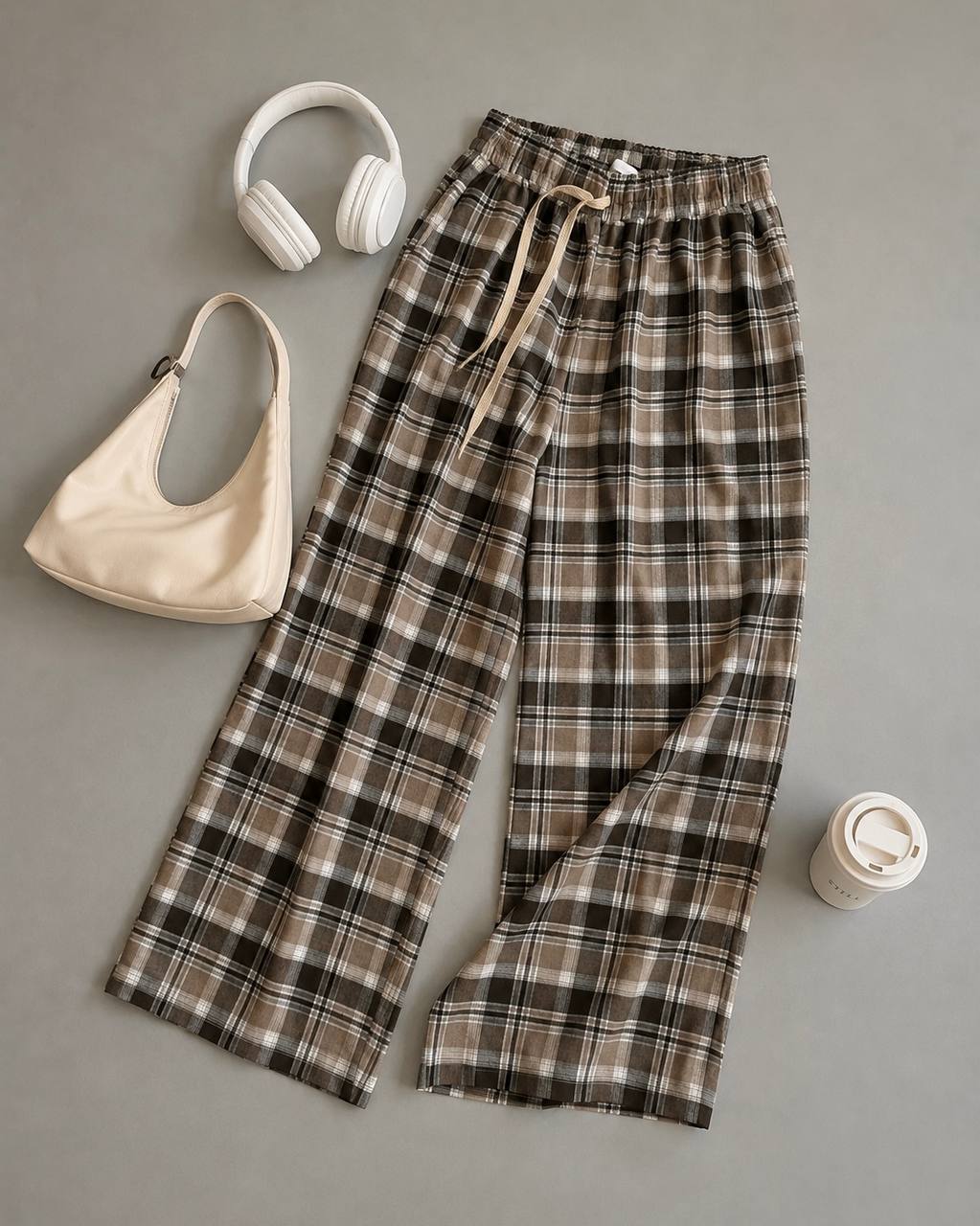 Checkered trousers in beige and chocolate