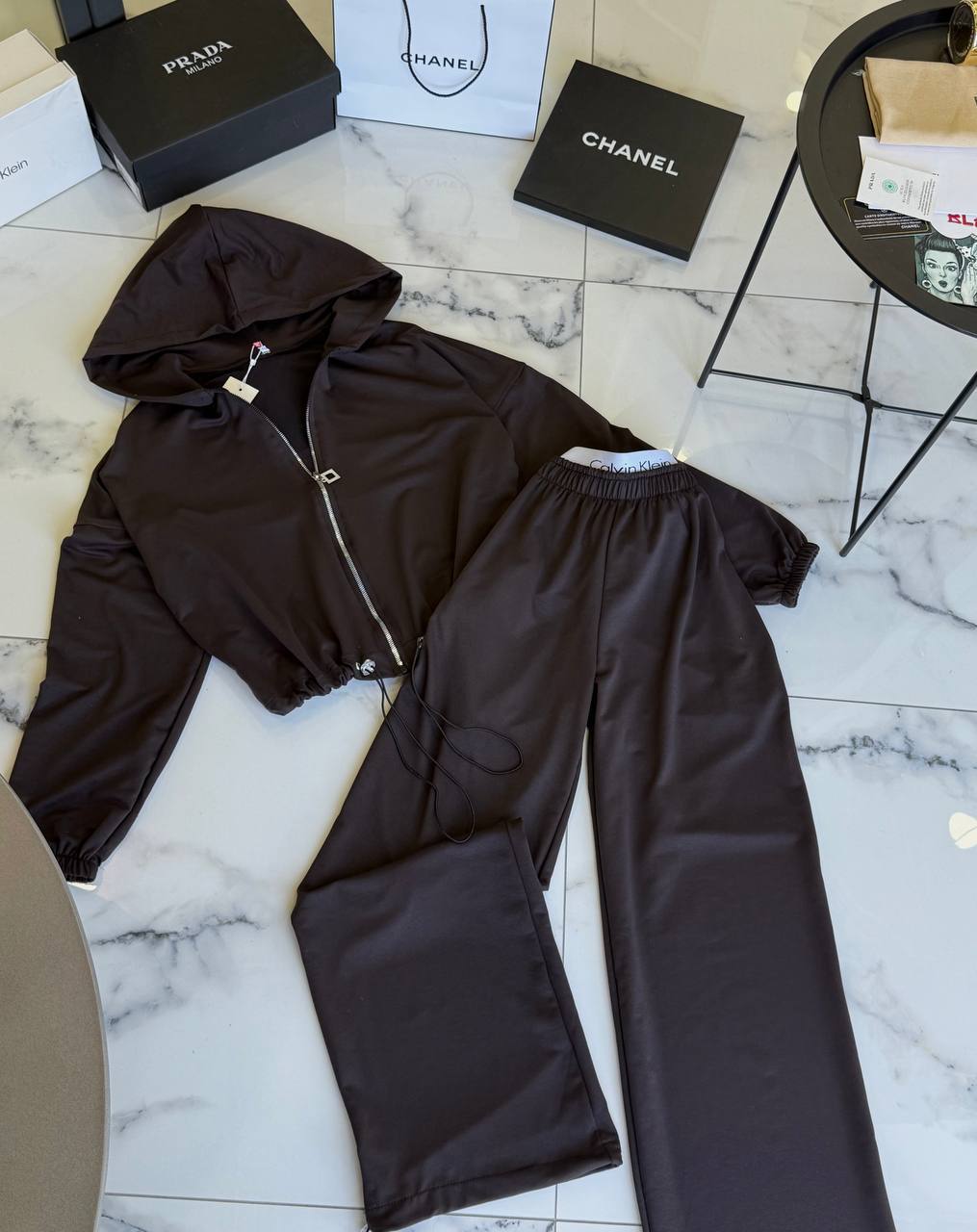 Oversized logo tracksuit in trendy colors
