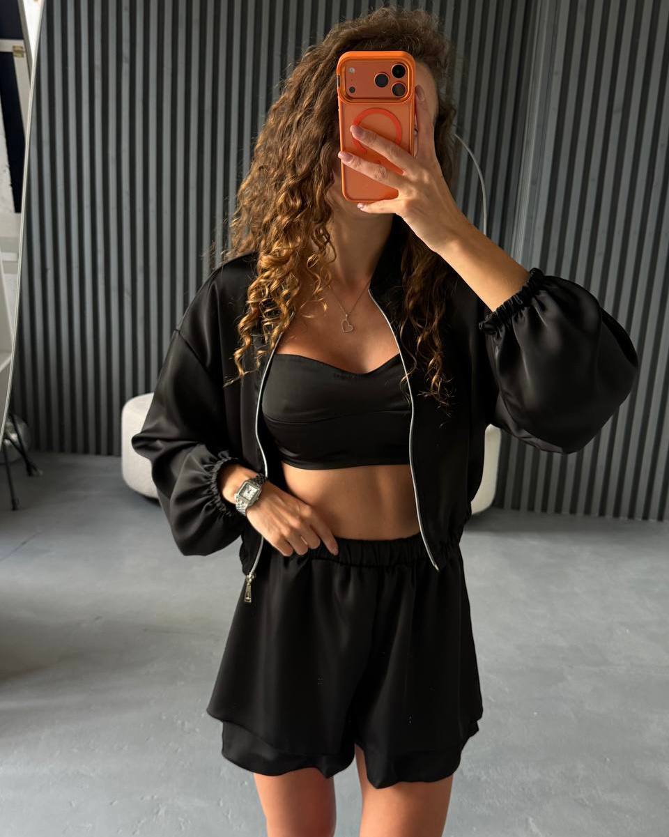Conjunto de tres piezas elegante en tela suave