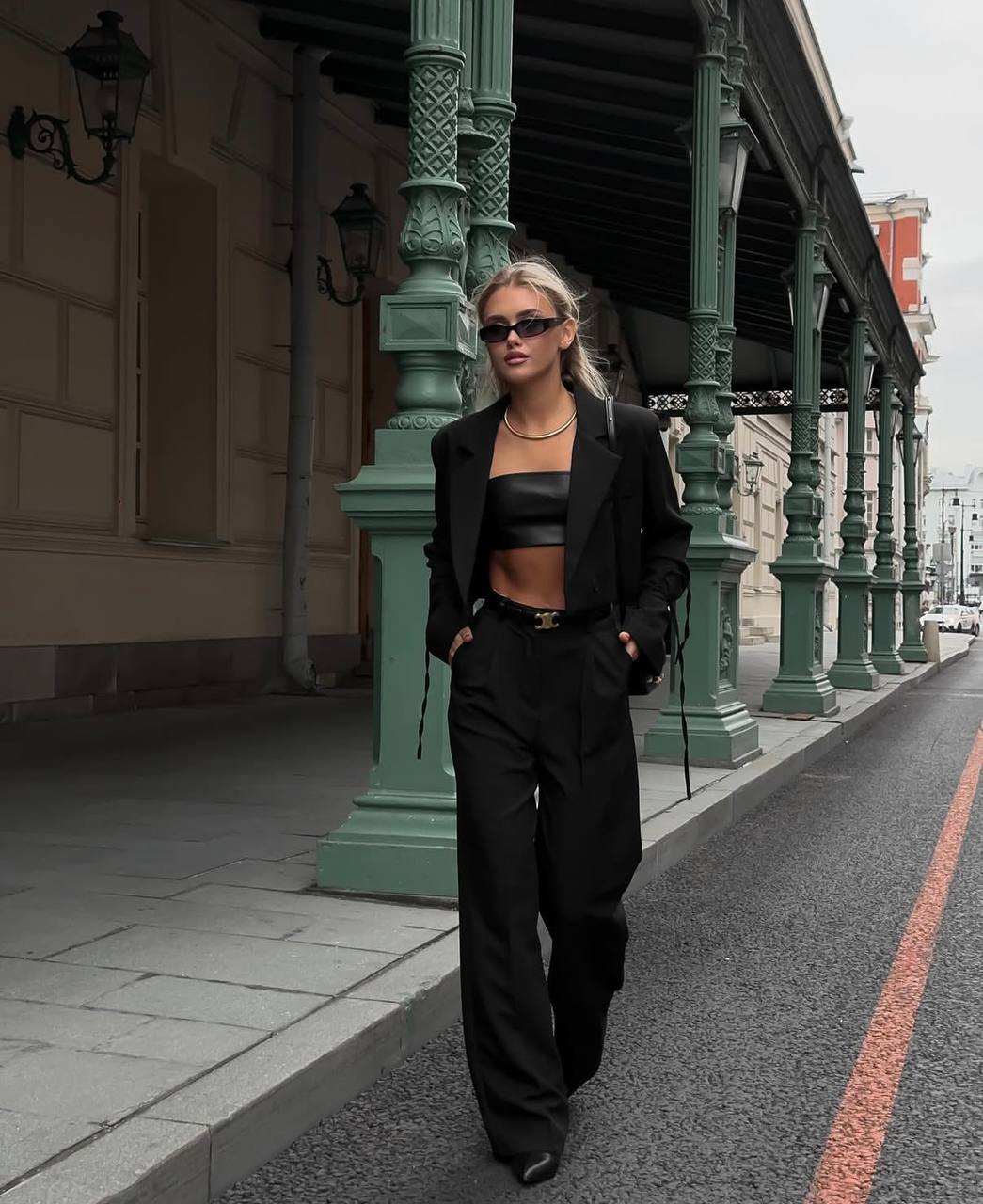 Chic two-piece suit with premium fabric